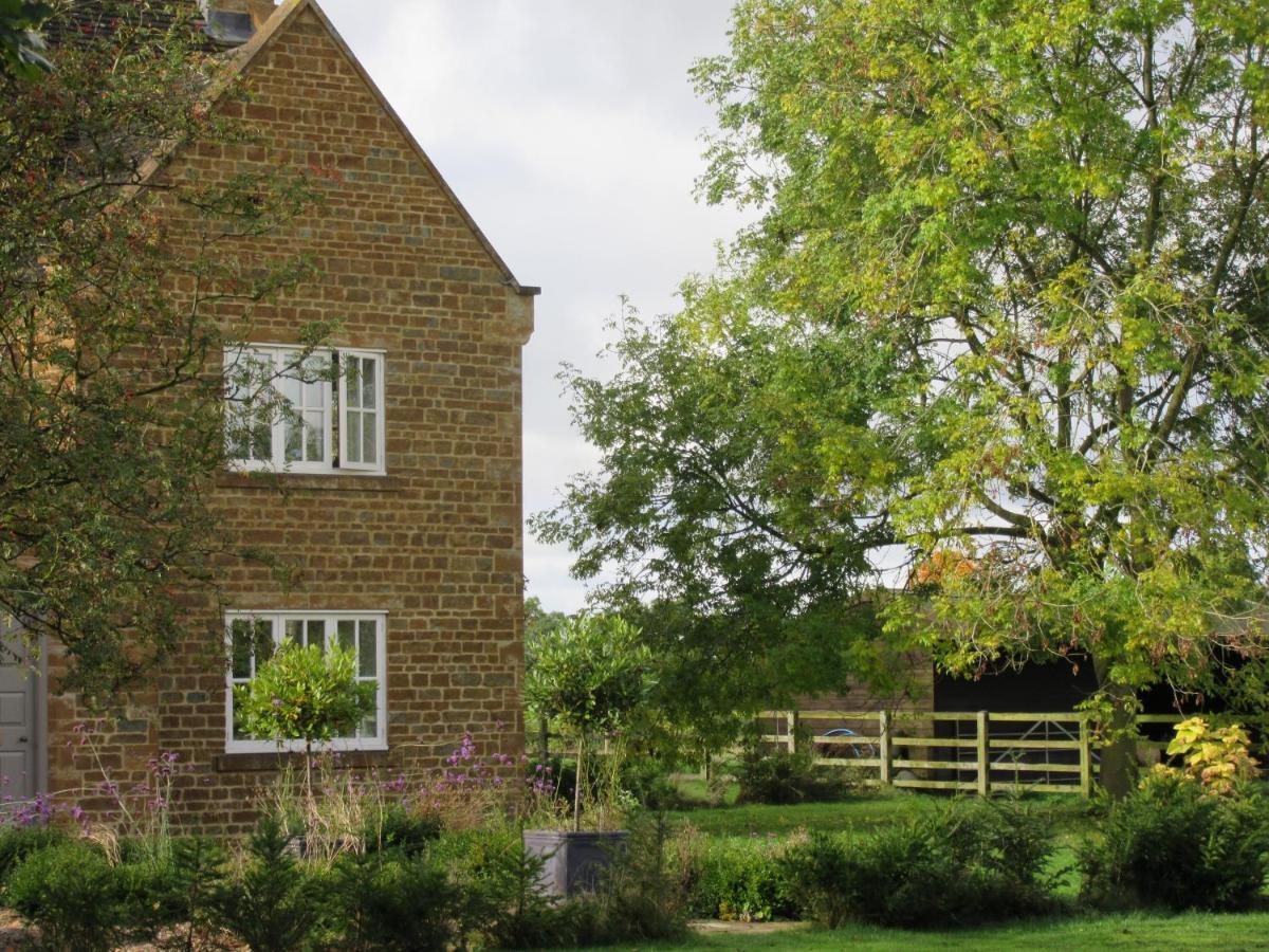 Weston Hill Farm Panzió Moreton Pinkney Kültér fotó