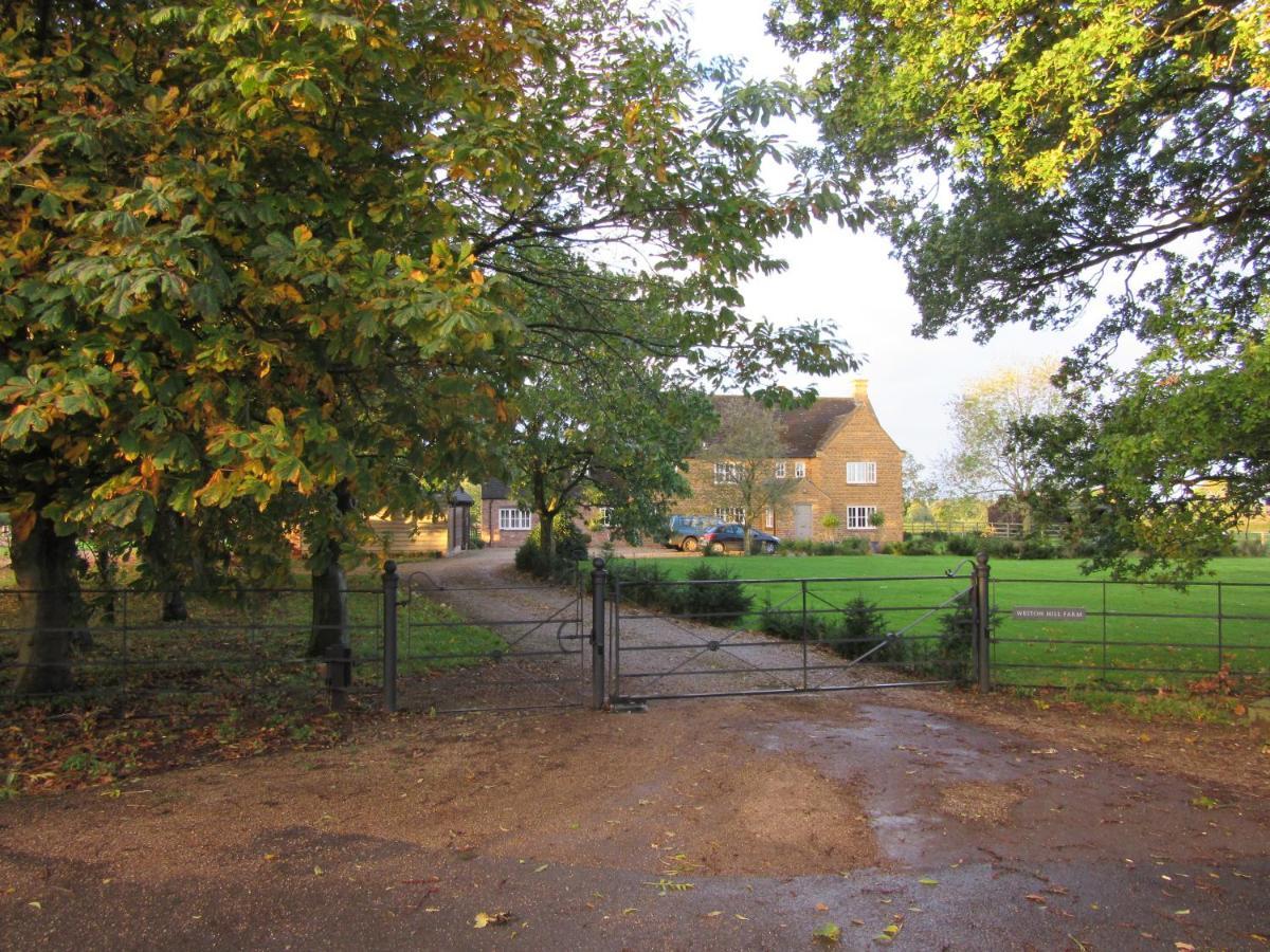 Weston Hill Farm Panzió Moreton Pinkney Kültér fotó